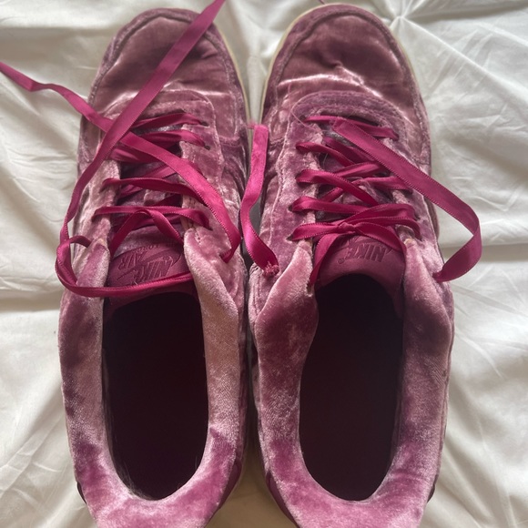 Nike Pink Velvet sneakers! - Picture 2 of 5